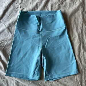 Aritzia TNA Women's Hold-it Hi-rise Bike Short